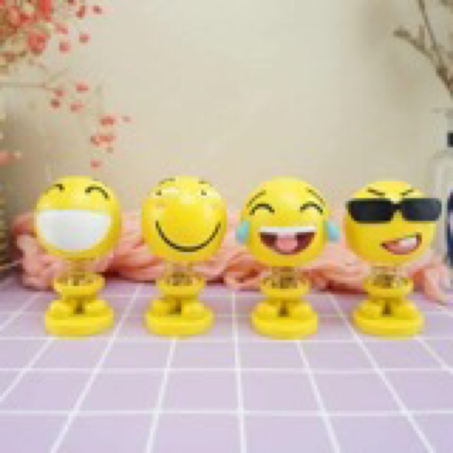 EMOJI LÒ XO NHÚN NHẨY LẮC ĐẦU ĐỂ Ô TÔ BÀN LÀM VIỆC VUI NHỘN