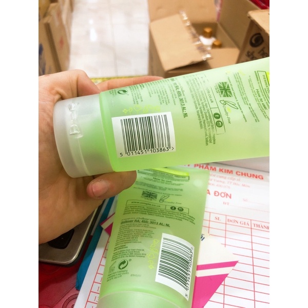 Sữa Rửa Mặt Simple Kind To Skin Refreshing Facial Wash Gel 150ml