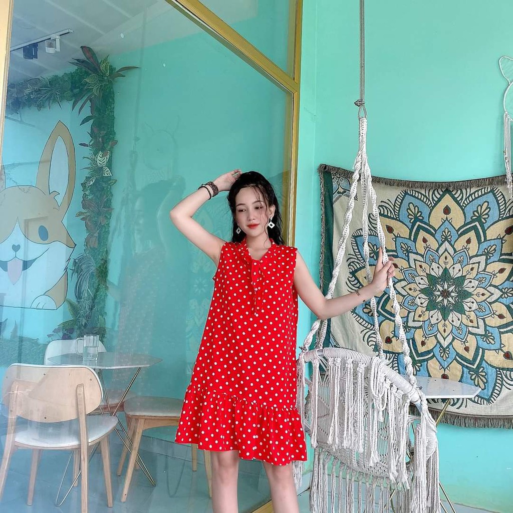 Đầm dạo phố sát nách chấm bi đuôi cá | BigBuy360 - bigbuy360.vn