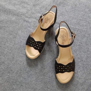 Dép xuồng Dusto
