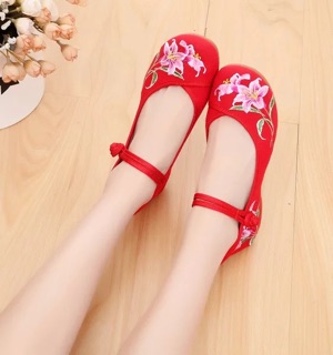 Giày vải thêu hoa ly ( hàng oder ko có sẵn)