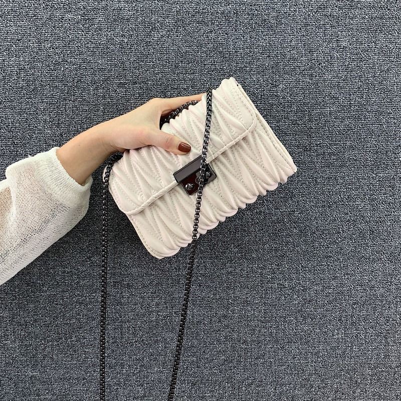 TÚI ĐEO CHÉO NỮ TRẦN TRÁM KHÓA BẤM_TDC038 | BigBuy360 - bigbuy360.vn