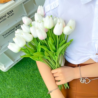 Hoa tulip giả lá thẳng PU cao cấp giống thật đến 99% trang trí nội thất
