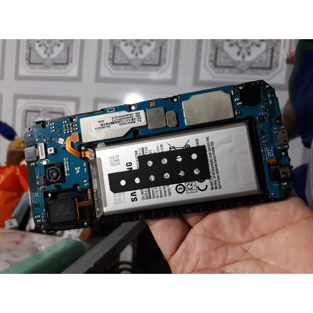 xác samsung galaxy J6 ( J600G/DS ) không màn hình