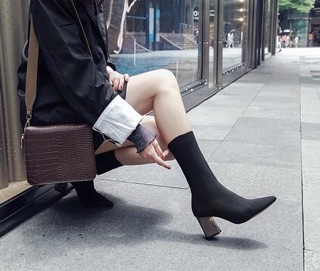 Bốt lửng gót bạc