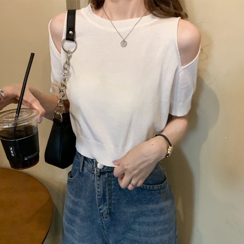 Áo croptop hở vai tay lỡ hai màu đen trắng form rộng cá tính -ACN16