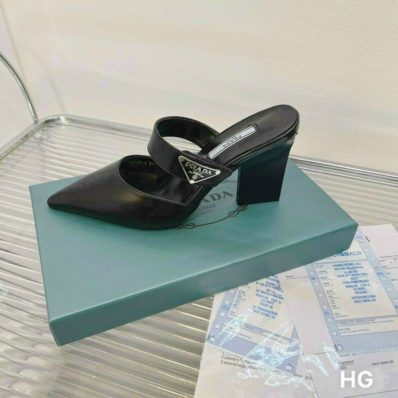 Giày sục da prada