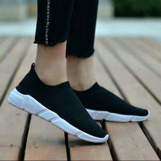 Giày bata thun đen quảng châu size 35 và 38