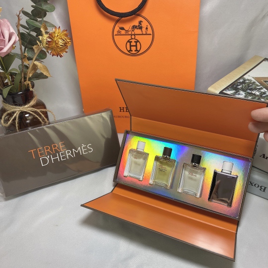 Bộ 4 lọ nước hoa HERMES 5mlx4 cho nam