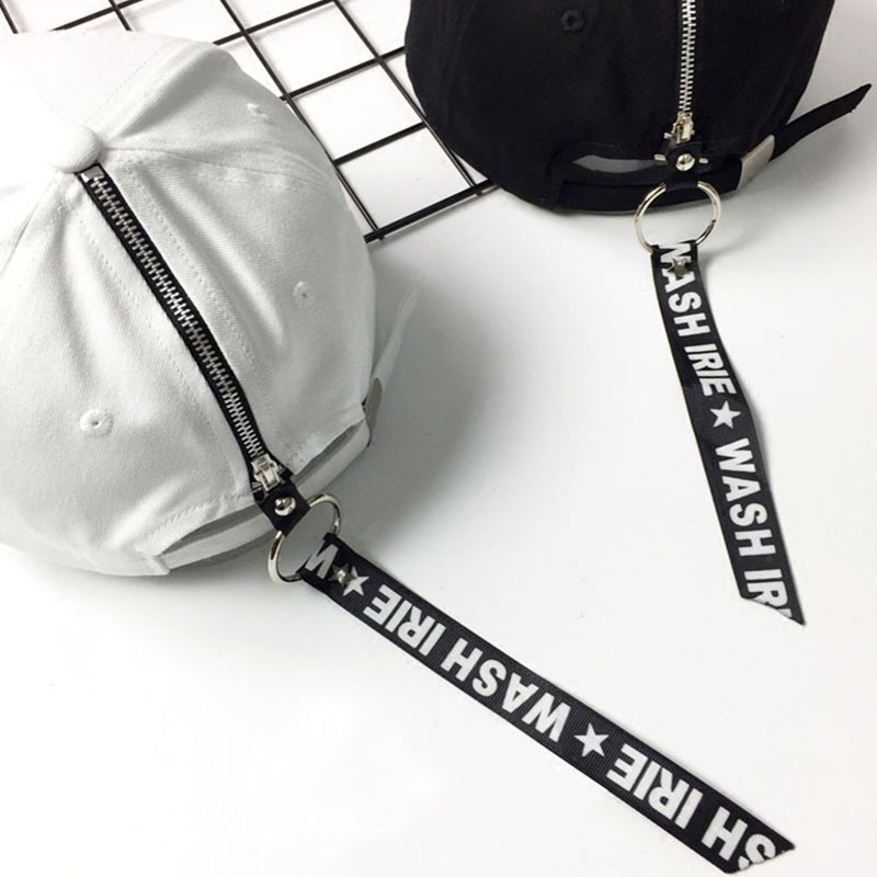 Nón Lưỡi Trai Có Khóa Kéo Dây Dài Hình Mặt Cười Sau Lưng