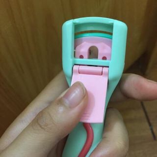 Kẹp bấm mi cong mini