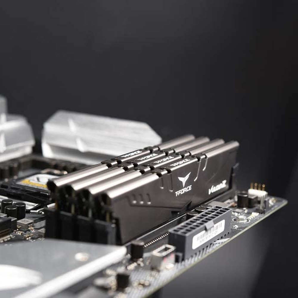 Ram TeamGroup Vulcan Z 8GB  DDR4 Bus 3200Mhz Tản nhiệt đen New 100%