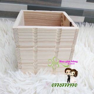 Hộp gỗ vuông có hoa văn sọc
