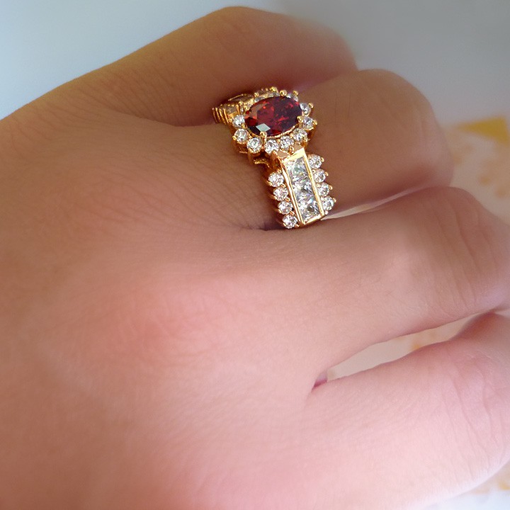 Nhẫn mặt đá kiểu mái nhà