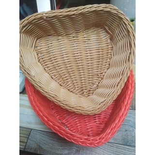 Rổ đan mây dùng đựng trái cây / bánh mì hình trái tim