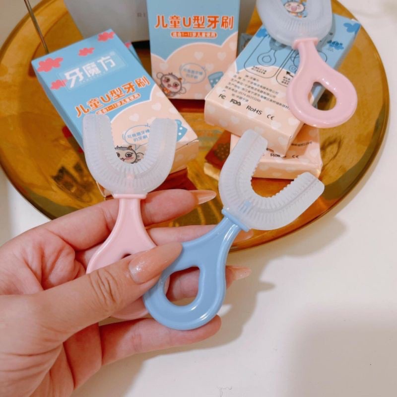 Bàn chải đánh răng cho bé hình chữ U siêu mềm - Bàn chải silicon tập đánh răng cho bé 2-6 tuổi chịu được lực cắn