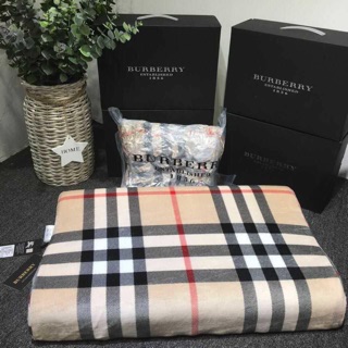 Gối cao su non Tự Nhiên cao cấp Burberry