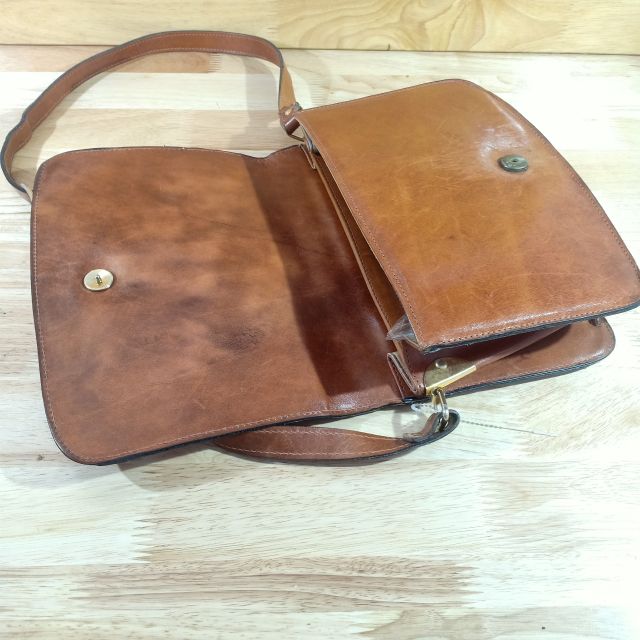 Túi đeo chéo da thật secondhand  060612