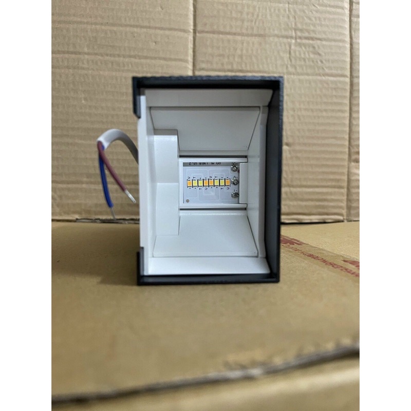 Đèn LED ốp tường hắt sáng 2 đầu đổi 3 màu ánh sáng Rạng Đông 6W Model: LN18 83x60/6W