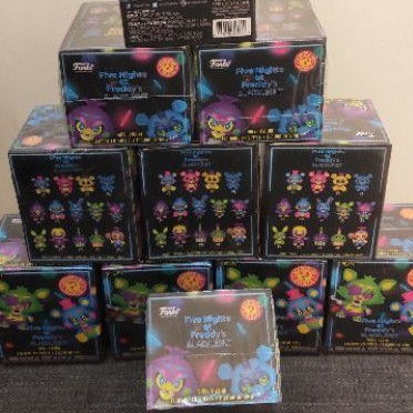 Mô hình nhân vật Five Nights at Freddy's: BLACKLIGHT chính hãng full box