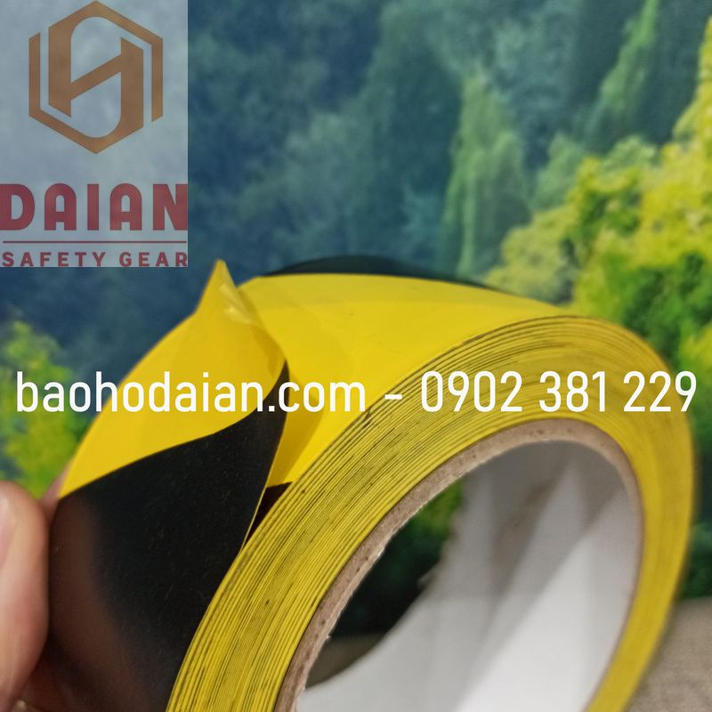 Băng keo dán nền cảnh báo 40m x 5cm - sọc vàng đen (6 cuộn)