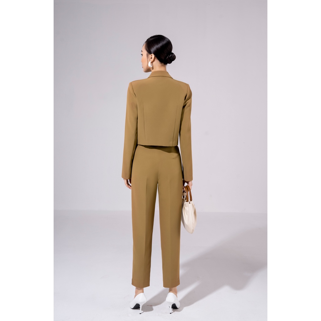 Áo blazer nữ tay dài dáng ngắn Eva de Eva 22SKGE002X