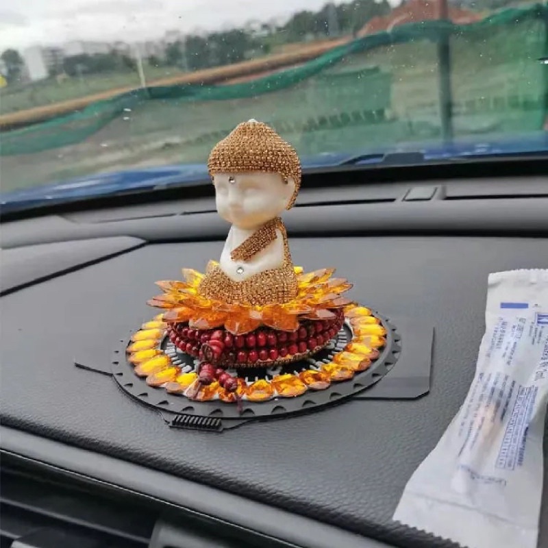 Tượng phật đá pha lê trang trí ô tô
