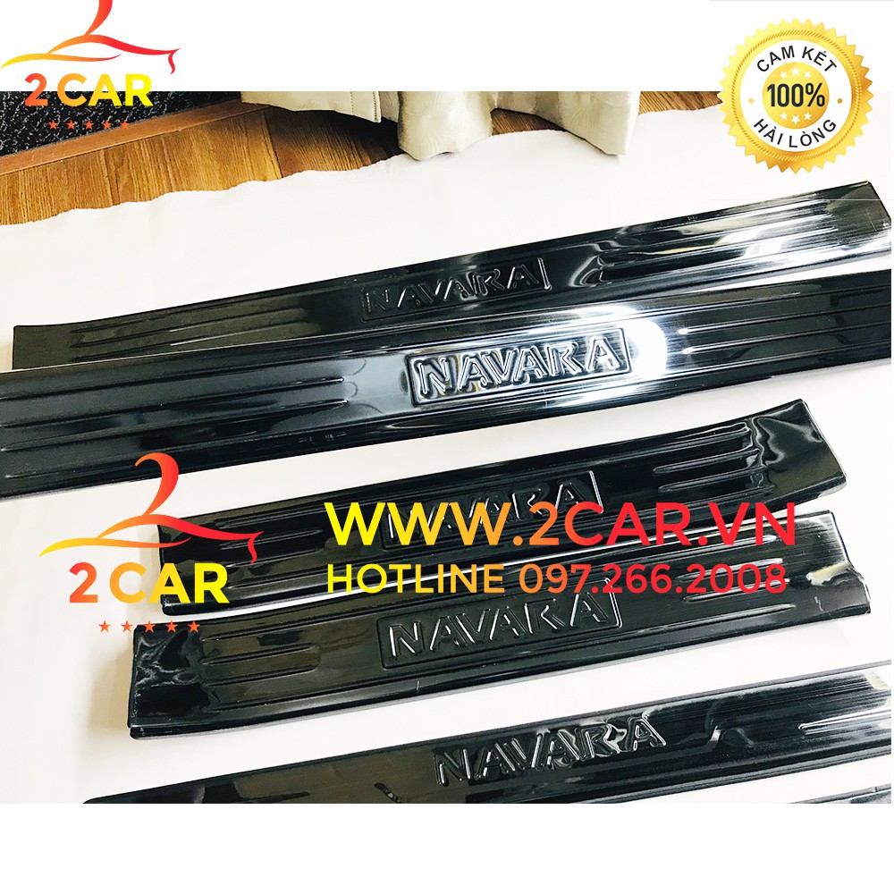 Nẹp bước chân trong, ngoài xe Nissan Navara 2015-2021 chất liệu titan cao cấp