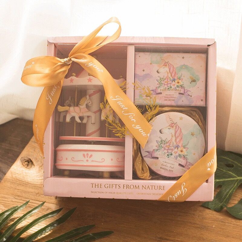 Carousel Music Box Quà tặng sinh nhật bạn gái Cô thực tế Ngày thiếu nhi Hộp nhạc nhỏ