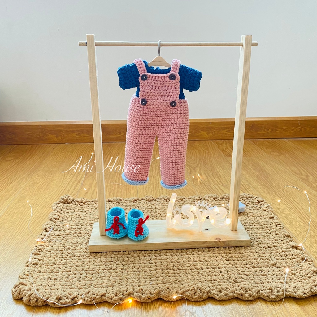 Giá treo đồ búp bê, móc treo quần áo, đầm váy cho búp bê len