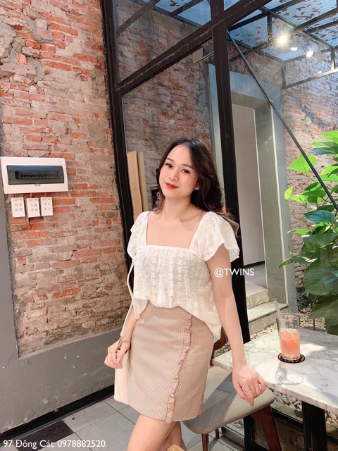 Chân váy kẻ bèo