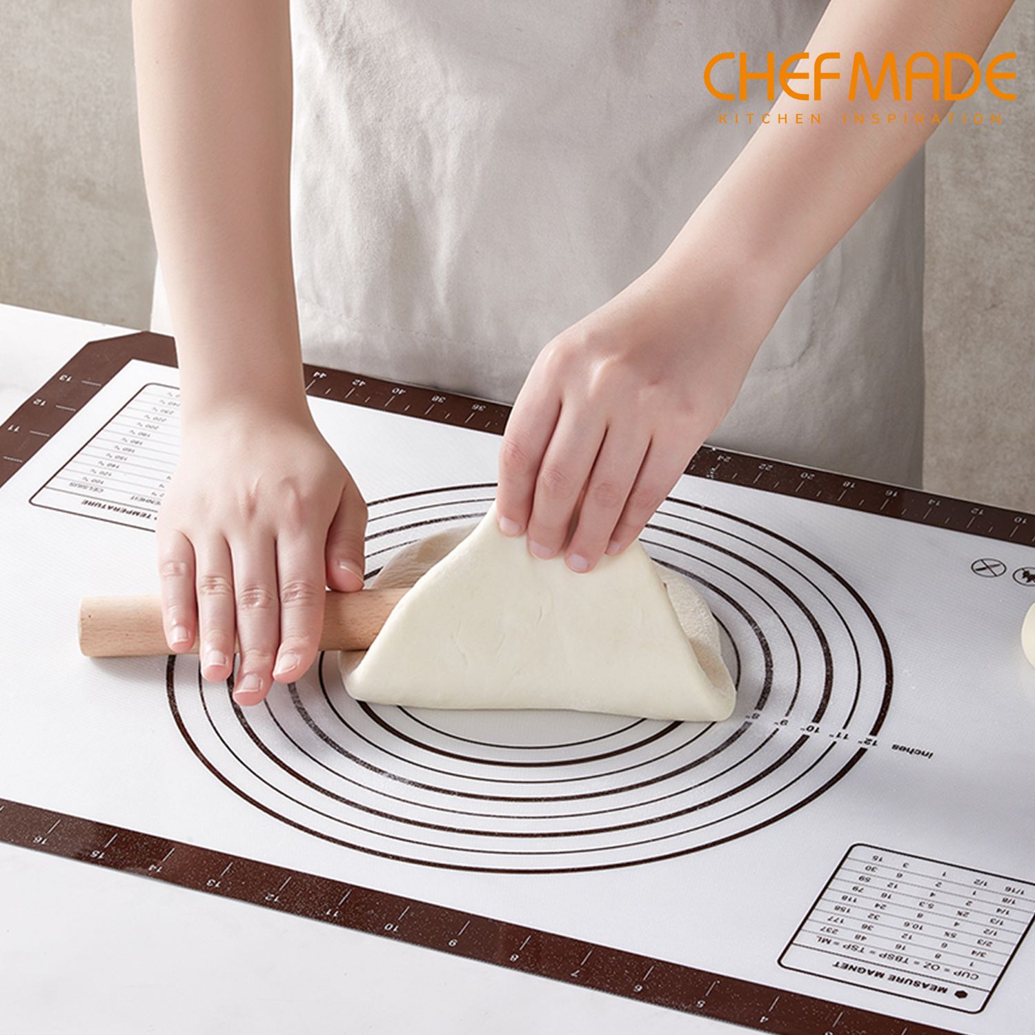 Tấm nhào bột CHEFMADE bằng Silicon cách nhiệt kèm vạch chia dùng cho làm fondant/vỏ bánh nướng 23.6" x 15.7"