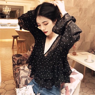 Áo chấm bi bánh bèo