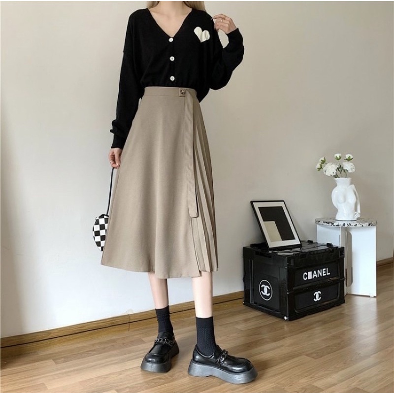 Urihouse - Chân váy chữ A dáng dài midi xếp li hông vạt chéo cạp chun phía sau màu nâu tây