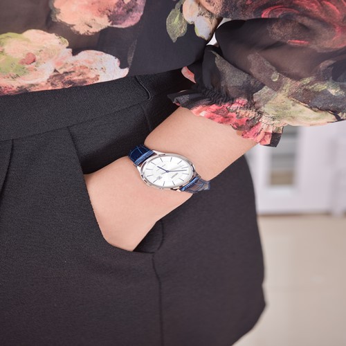 Đồng hồ nữ Orient RF-QA0006S10B kính cứng chống va đập,chống nước 3 ATM, dây da cao cấp chính hãng Nhật Bản