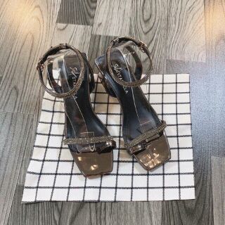Sandal  quai đá