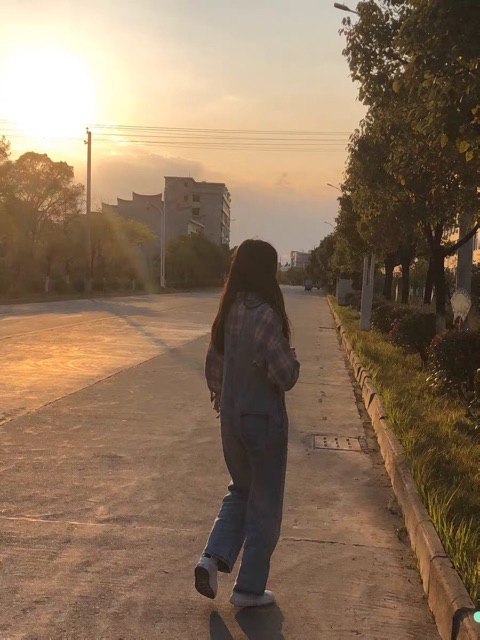 [KÈM ẢNH THẬT + SẴN] yếm quần bò dài retro ống suông rộng phủ giày trẻ trung | BigBuy360 - bigbuy360.vn