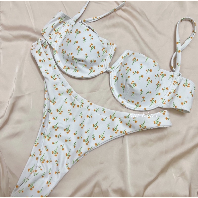 Bikini 2 mảnh hoạ tiết nhí có gọng