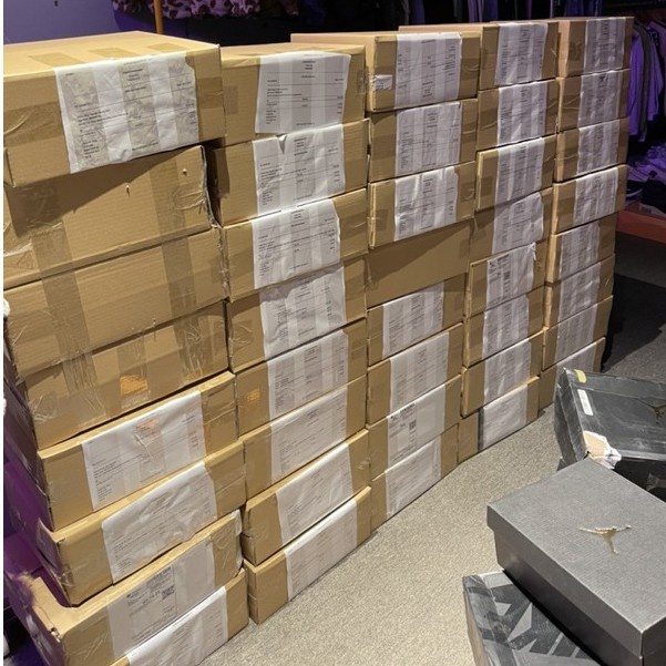 Hộp bảo vệ, box bảo vệ hộp giày thể thao, hộp bảo vệ chống móp nát kích thước 35cm x 25cm x 15cm - Yabi_boutique