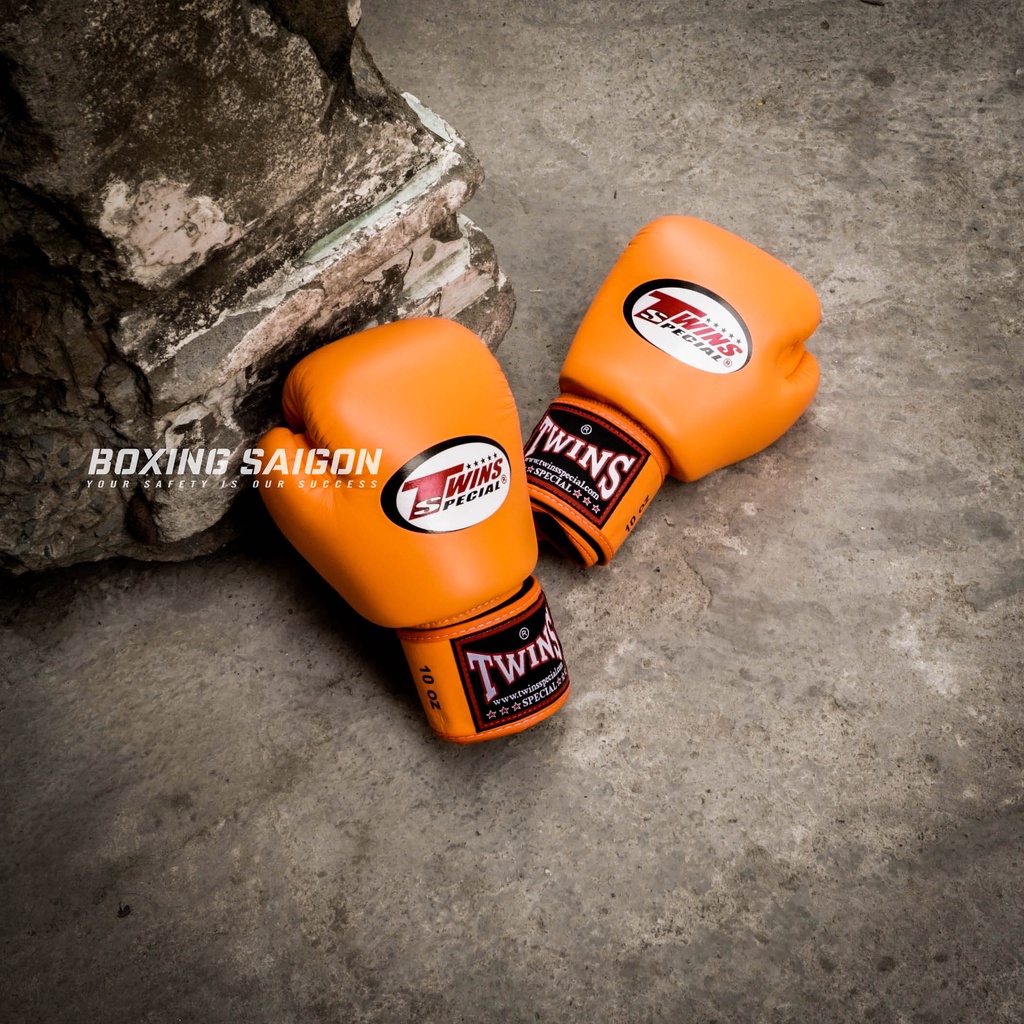 Găng tay Boxing Muay Thai Twins chính hãng Thái Lan ( Cam )