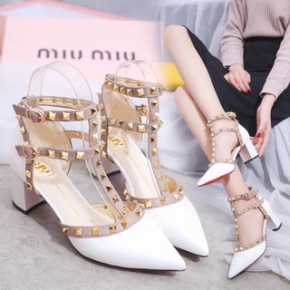 Giày valentino đẹp gót vuông (Sẵn màu da size 36)