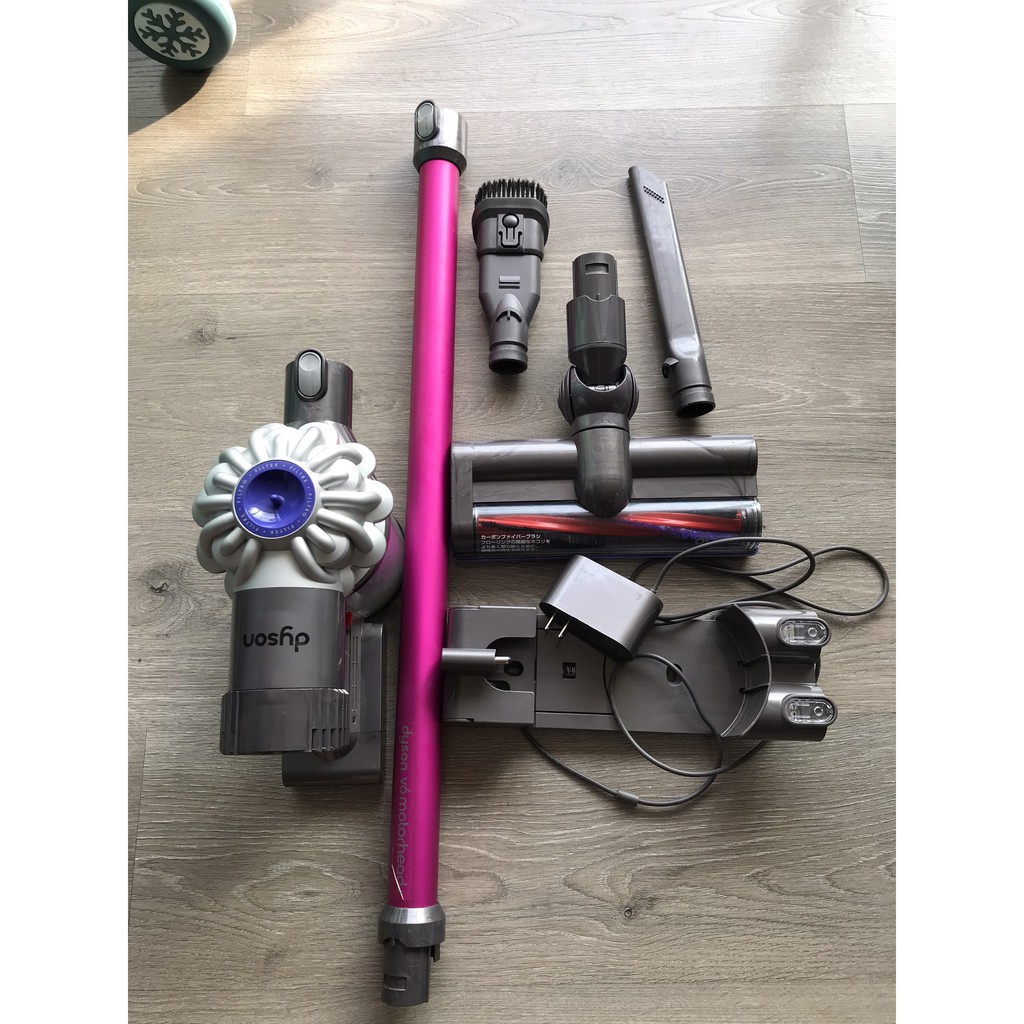 MÁY HÚT BỤI CẦM TAY DYSON V6 - Đã Thay Pin Mới 100% chạy 45 phút