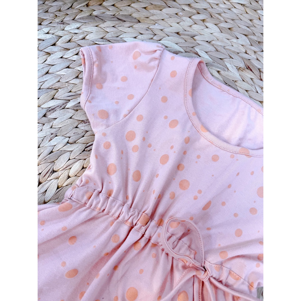 Đầm thun hồng chấm bi rút nơ eo SoraChan - M043