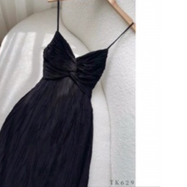 Đầm hai dây xoắn ngực chất vải xốp xịn xò LY alohashop91