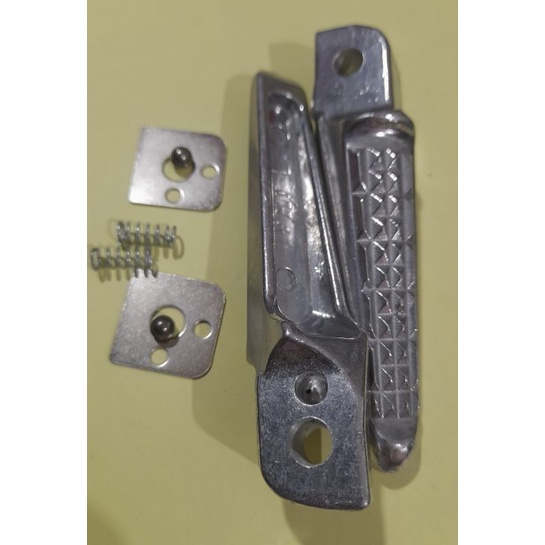 Gác chân xếp nhôm cnc gắn cho nhiều loại xe.