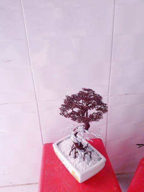 Cây bonsai bằng dây đồng giả lũa trắng.