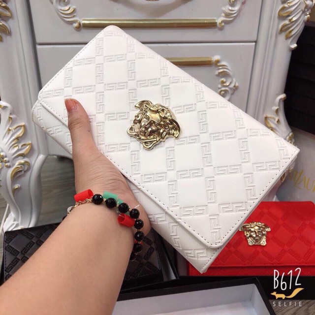 Clutch Versace trần ô size 22cm Hàng fullbox Kèm dây xích đeo chéo
