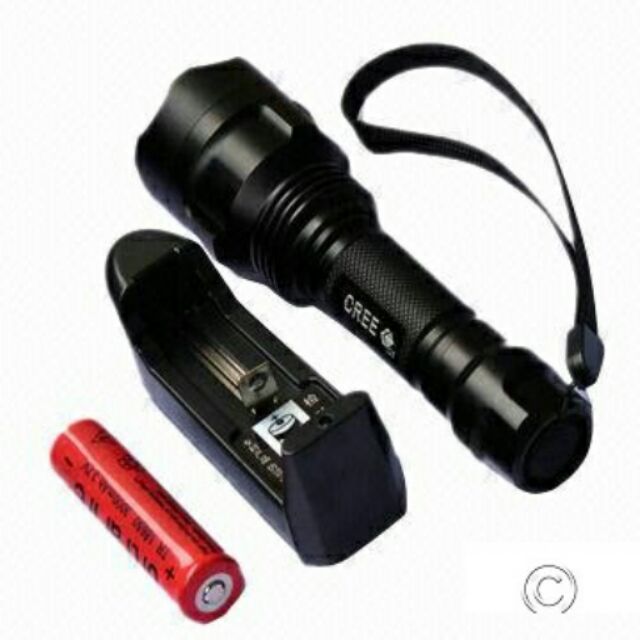 Đèn pin siêu sáng UltraFire C8 (Đen)