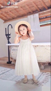Đầm maxi cho bé đi biển
