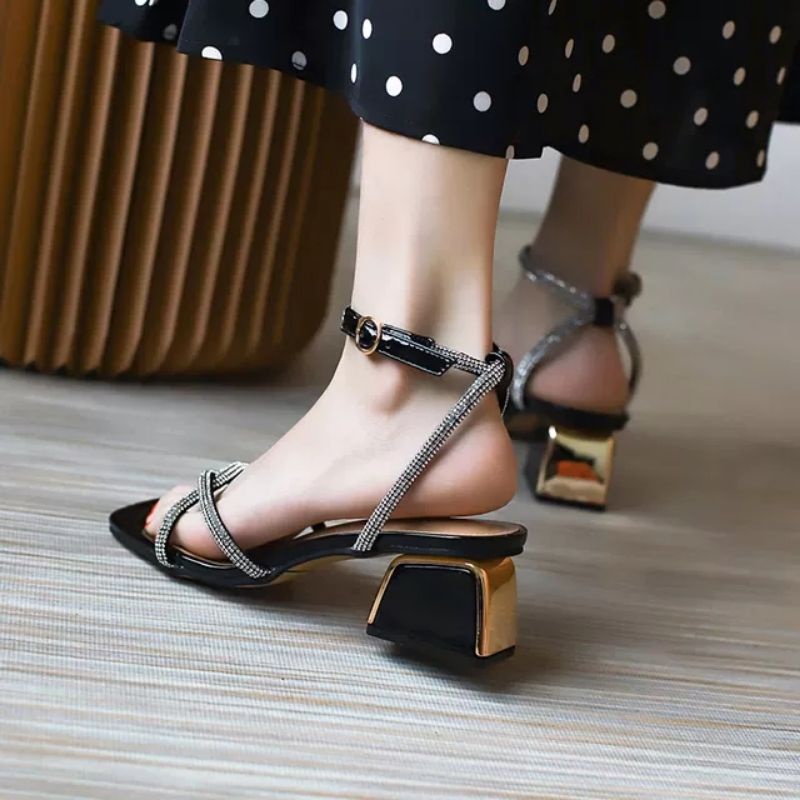 GIÀY SANDAL CAO GÓT NỮ 5P QUAI CHÉO ĐÍNH ĐÁ ĐẾ VUÔNG BỌC ÁNH ĐỒNG cao cấp hot 2021